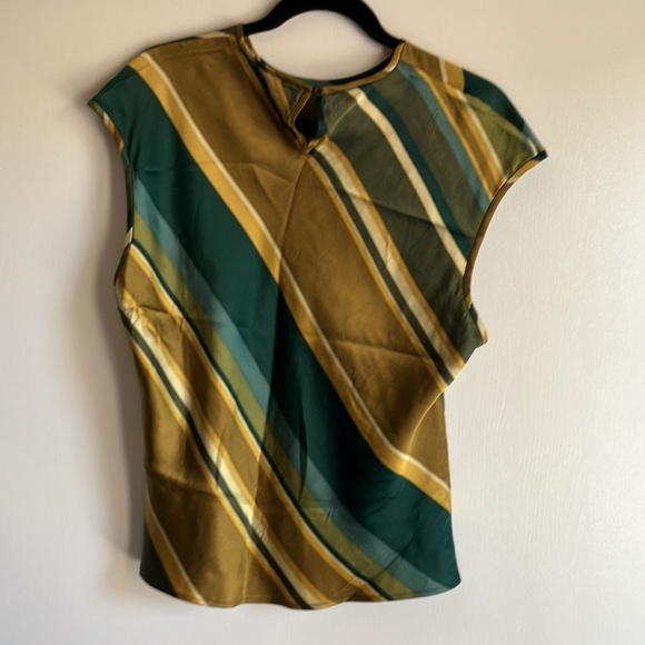 Stunning 100% Silk work tank - Picture 4 of 4